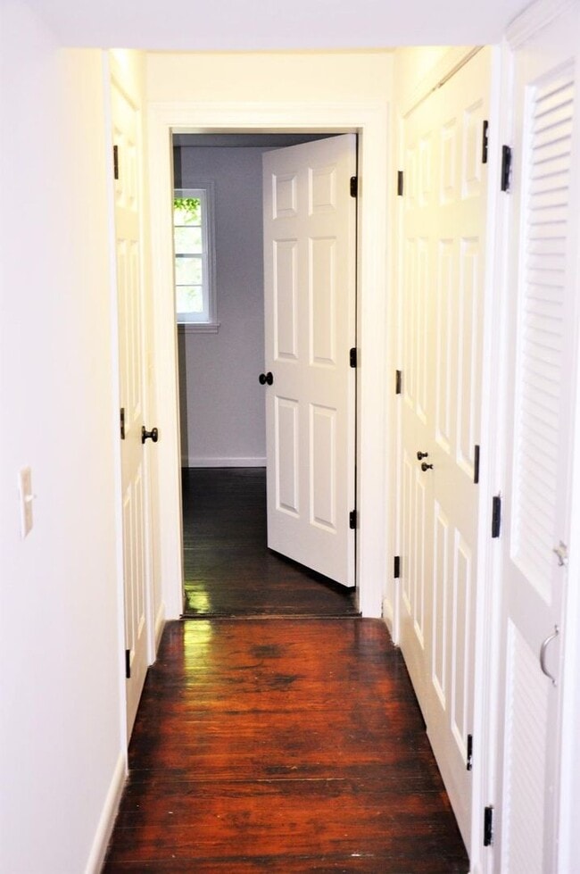 Building Photo - 35 Bogard St