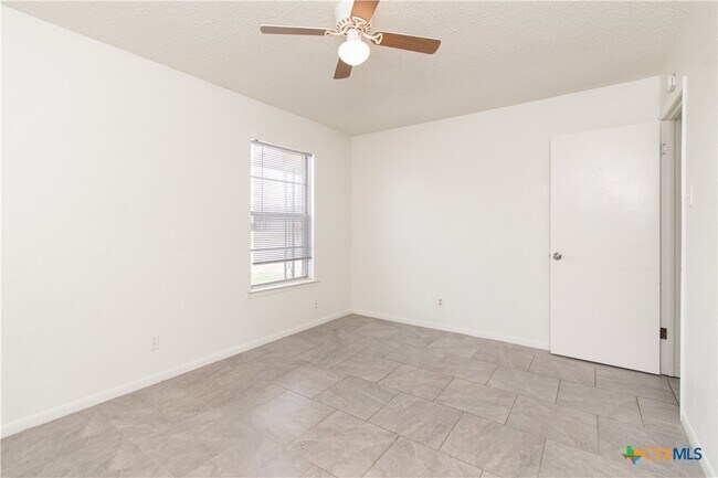 Building Photo - 1513 Janis Dr