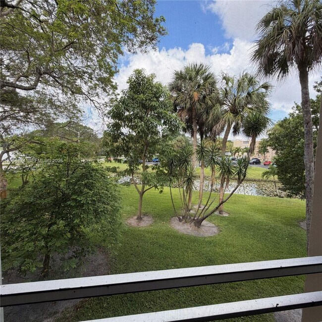 Building Photo - 9440 Tangerine Pl