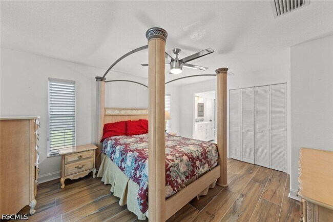 Building Photo - 2317 SW 44th Terrace