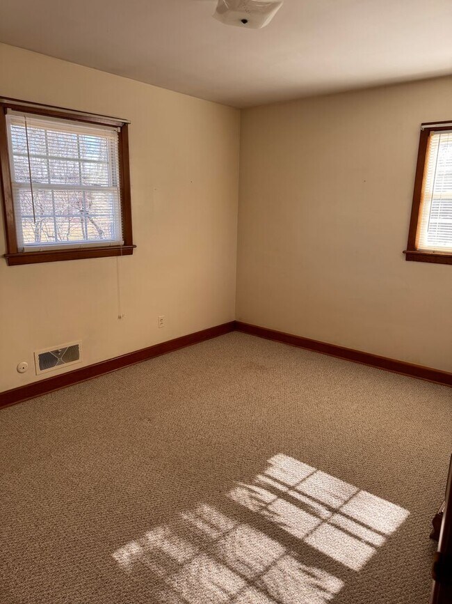 Building Photo - 4 Bedroom || 2.5 Bathroom Home in Boonsboro