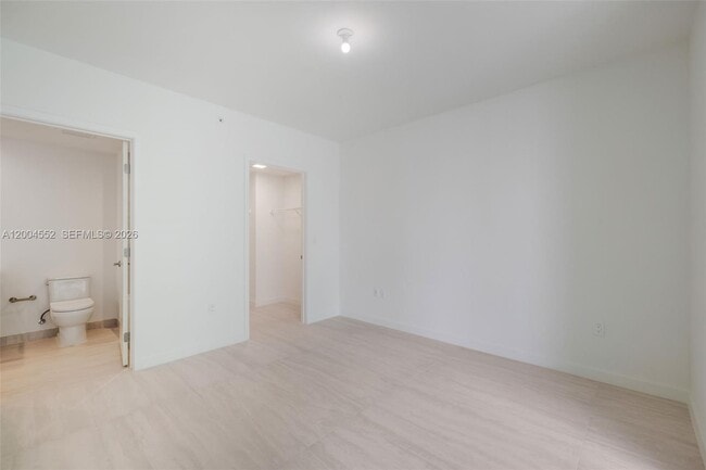 Building Photo - 77 SE 5th St