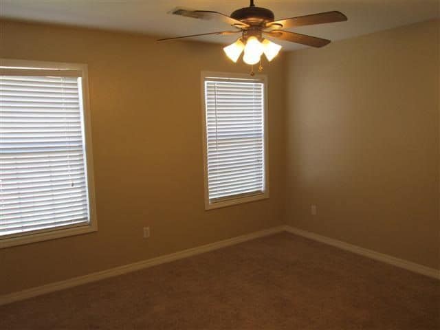 Building Photo - 629 S Barnett Springs St