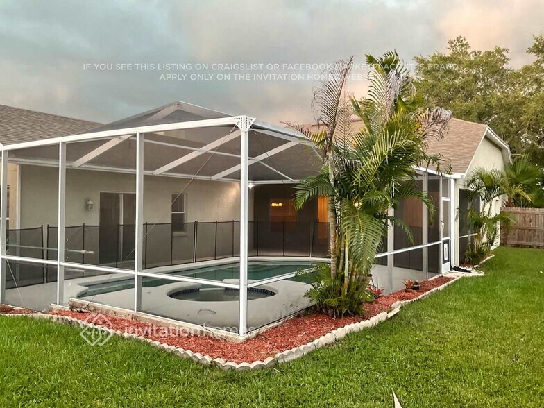 Building Photo - 1320 Hatcher Loop Dr
