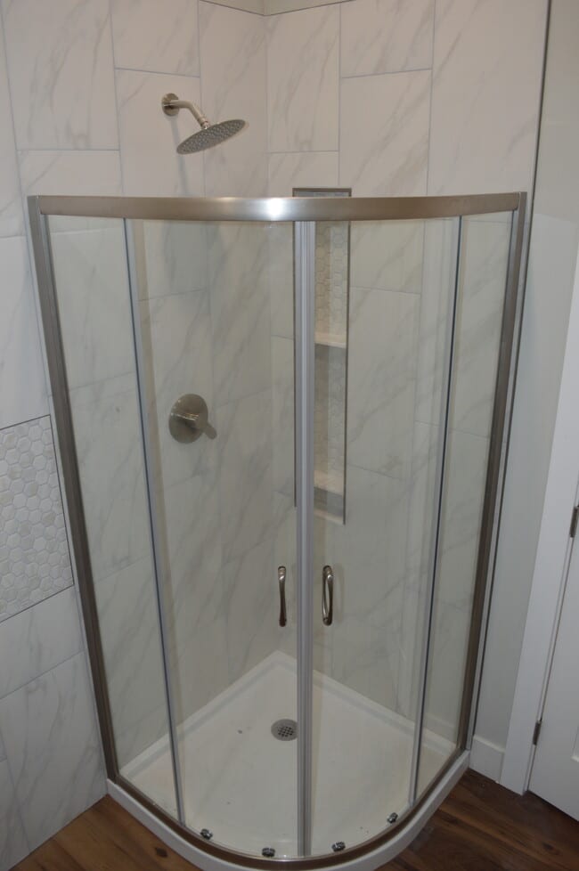 Building Photo - 1926 Broadway St