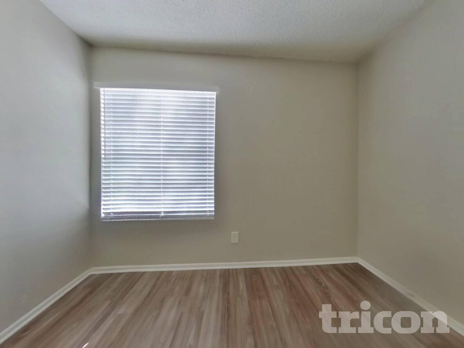 Building Photo - 20840 N 21st Ave