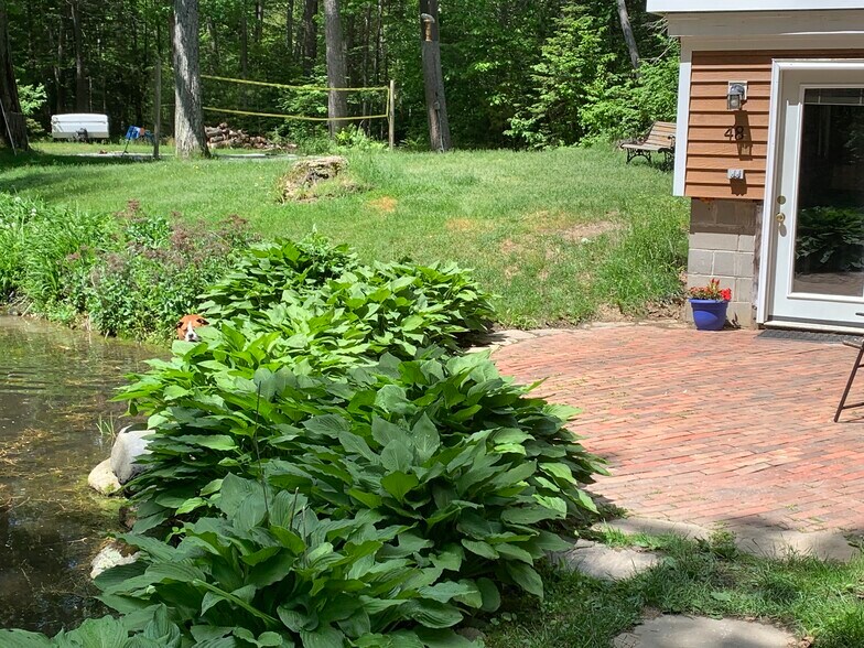 Building Photo - 48 Pine St