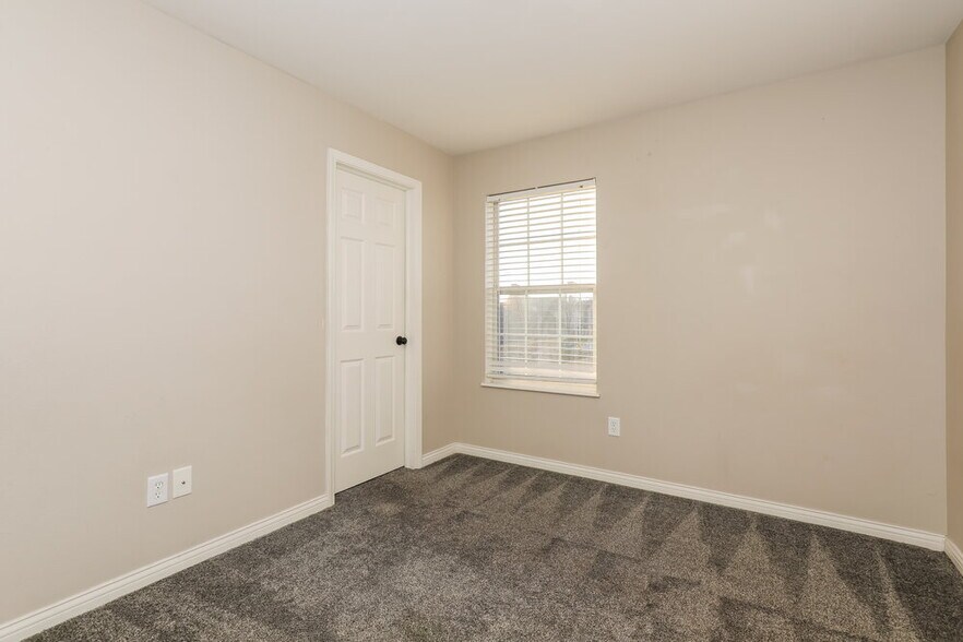 Building Photo - 6379 McKee Dr