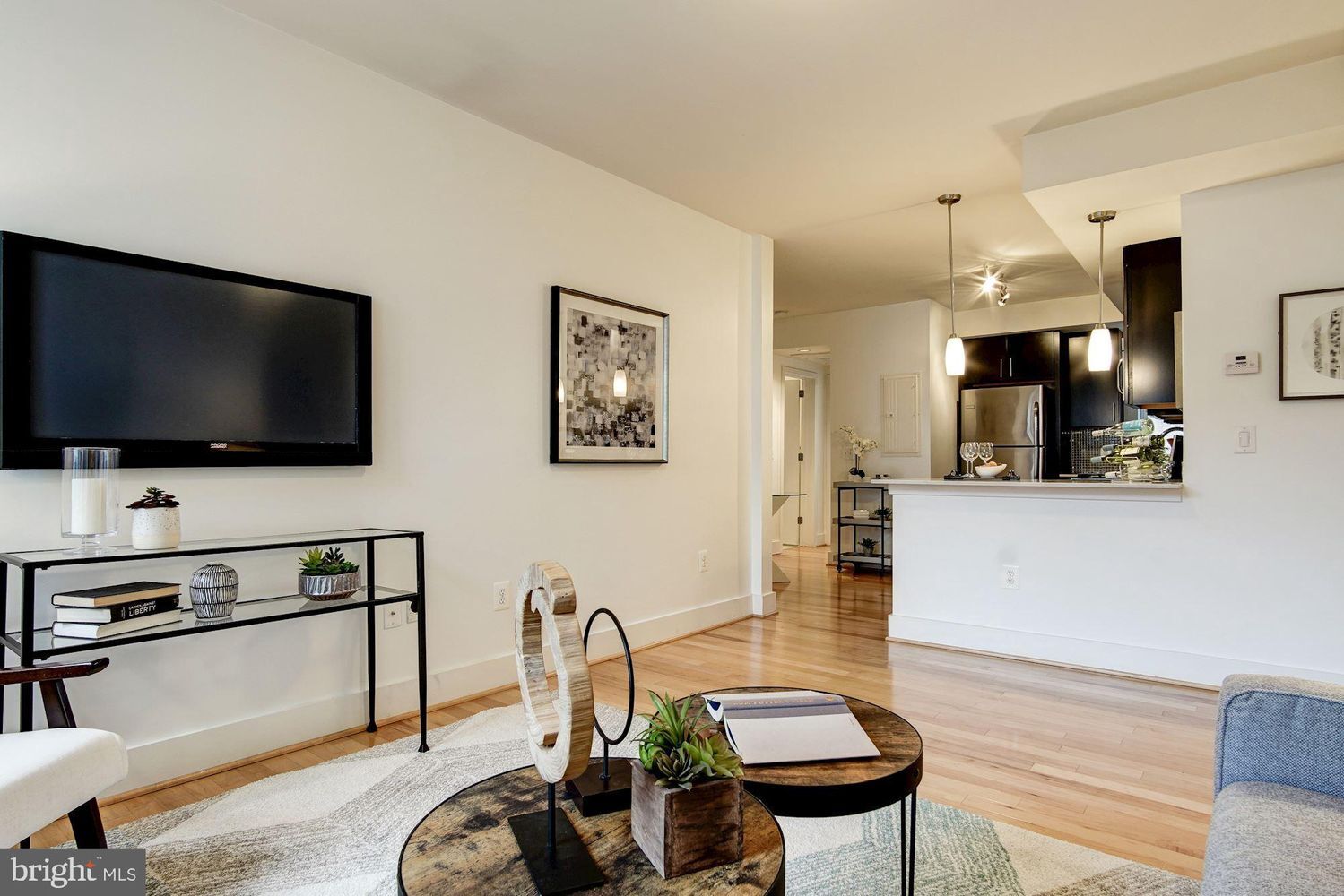 Building Photo - 809 Otis Pl NW