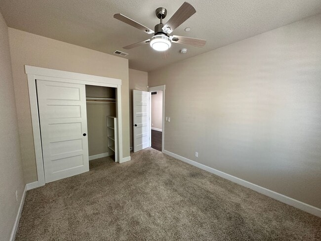 Building Photo - Gorgeous 4 Bedroom 2.5-Bath House in Tigar...