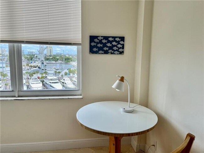 Building Photo - 1 Las Olas Cir