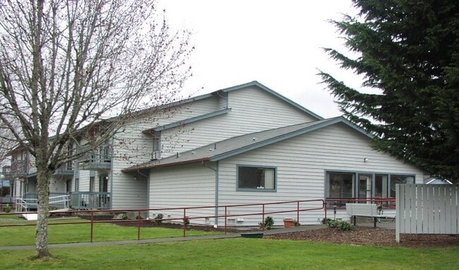 Building Photo - 208 Central Ave