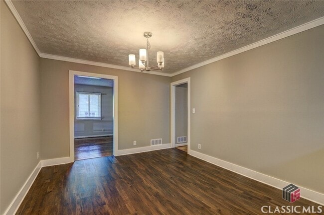 Building Photo - 215 Hubbard St