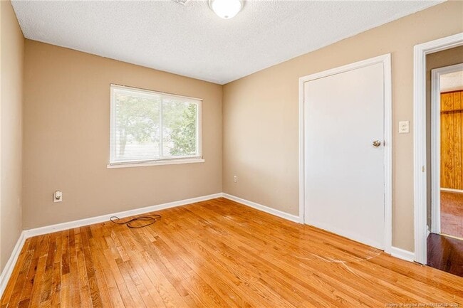 Building Photo - 1709 Sandy Run Rd