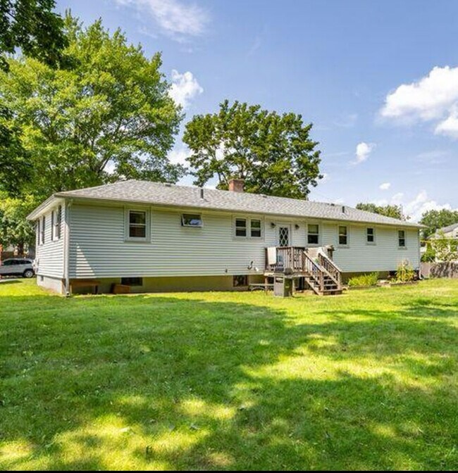 Building Photo - 13 Genetti St