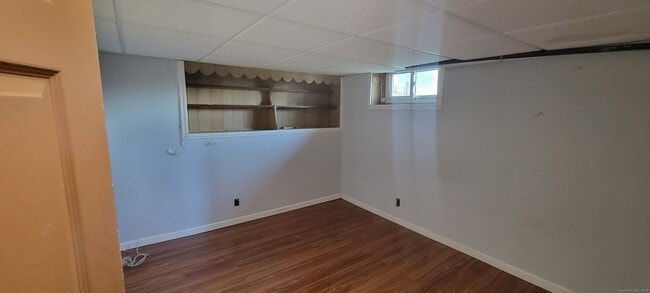 Building Photo - 87 Ellington St