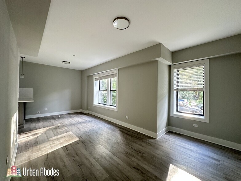 Building Photo - 1137 Oak Ave