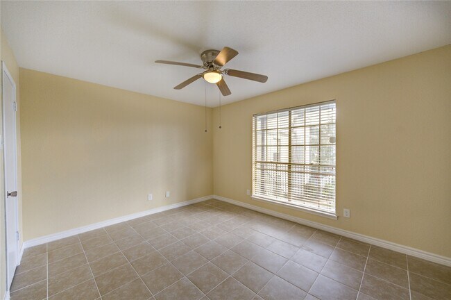 Building Photo - 6606 De Moss Dr