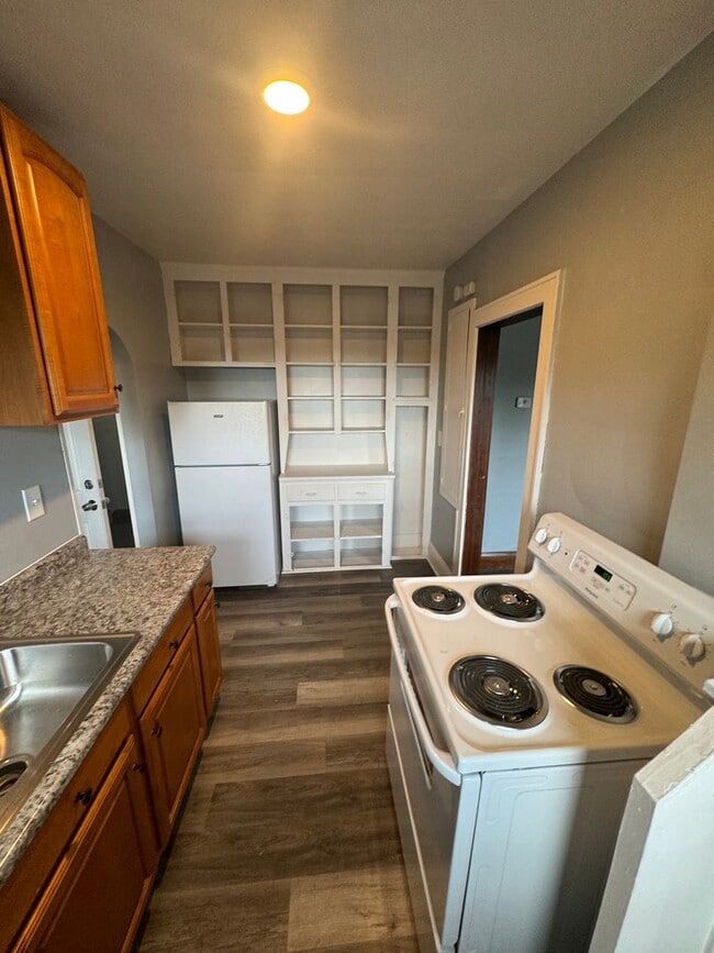 Building Photo - 235 S Arlington St