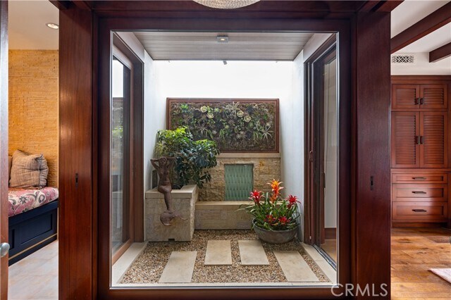Building Photo - 126 4th St