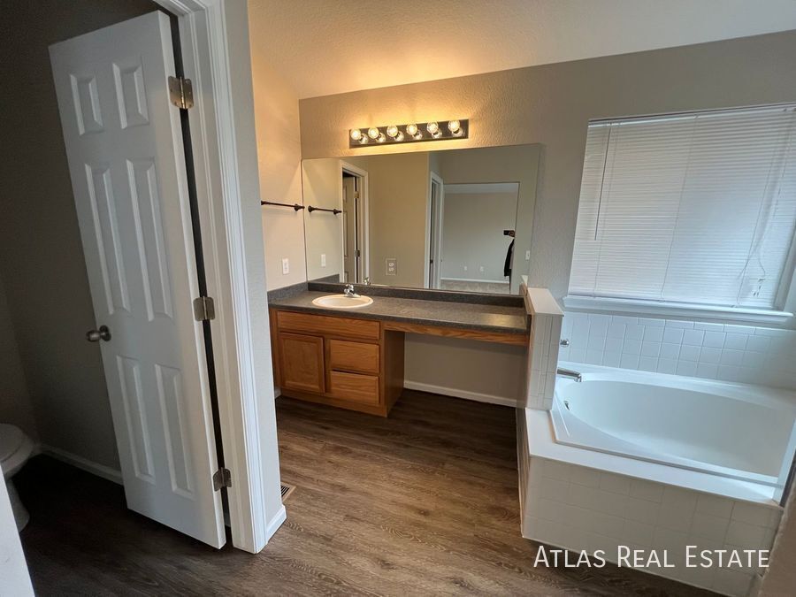 Building Photo - 4413 Centerville Dr