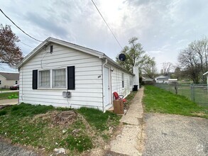 Building Photo - 120 Linden St