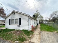 Building Photo - 120 Linden St