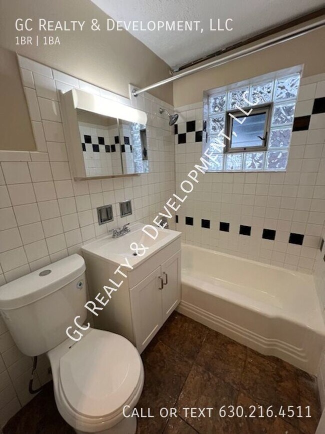 ***HEAT INCLUDED / 1 BDRM / APPL INCL / LA... 54095413 St Charles Rd