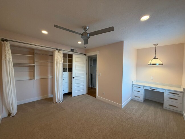 Building Photo - SPACIOUS PROPERTY DOWNTOWN FOR RENT!