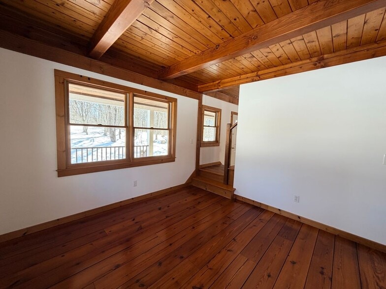 Building Photo - 249 Woodbury Rd