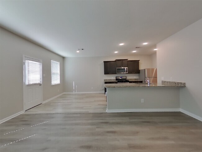 Building Photo - 23064 Shakespeare Dr