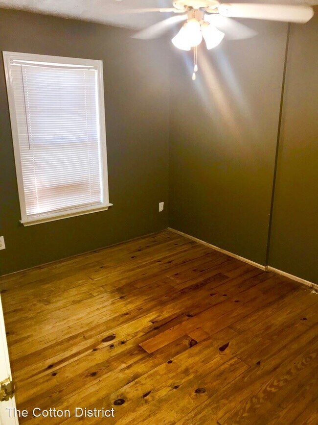 Building Photo - 307 1/2 Scales St