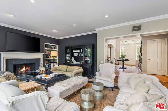 Building Photo - 3470 Consuelo Dr
