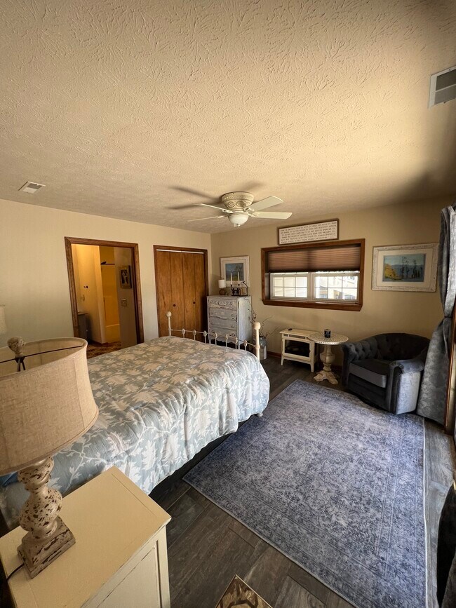 Building Photo - 571 Big Sky Rd