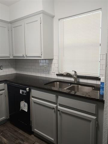 Building Photo - 215 Lake Park Rd