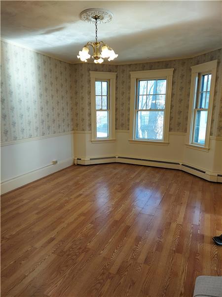 Building Photo - 112 Cranch St