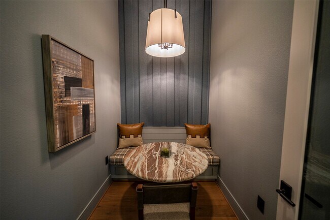 Building Photo - 10001 Turkey Creek Rd