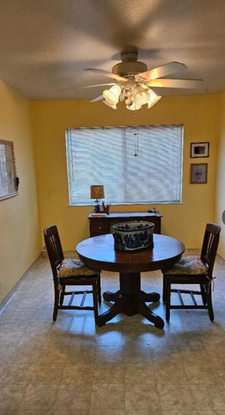 Dining room - 2551 W San Gabriel Ave