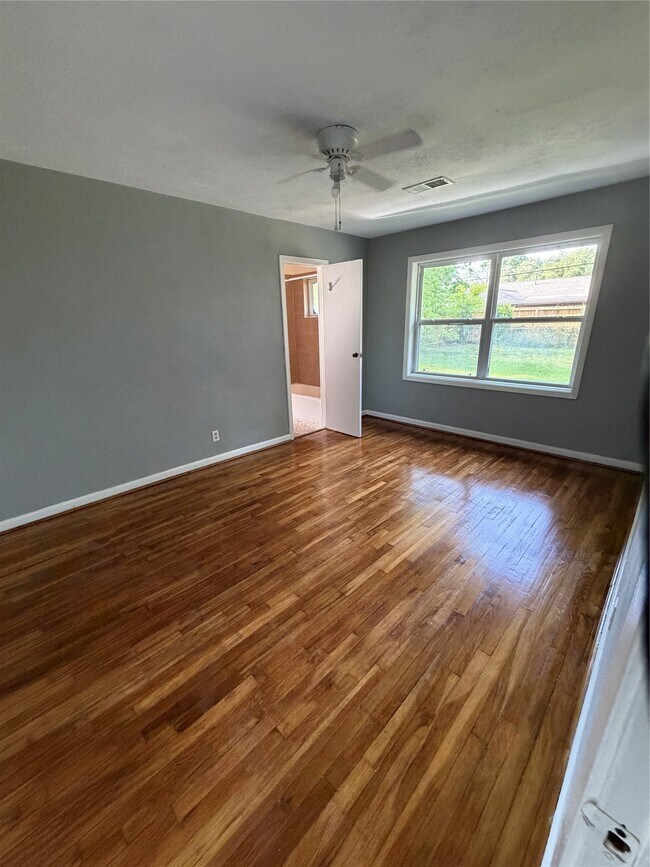 Building Photo - 5223 Sanford Rd