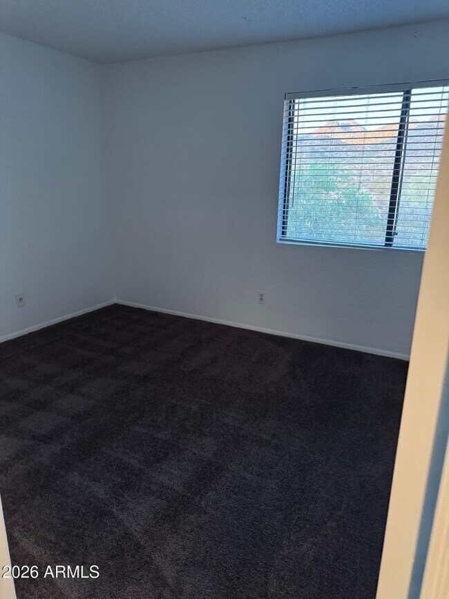 Building Photo - 1545 E Sahuaro Dr