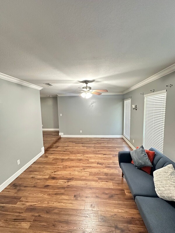 Building Photo - 8010 Dorsel Ct