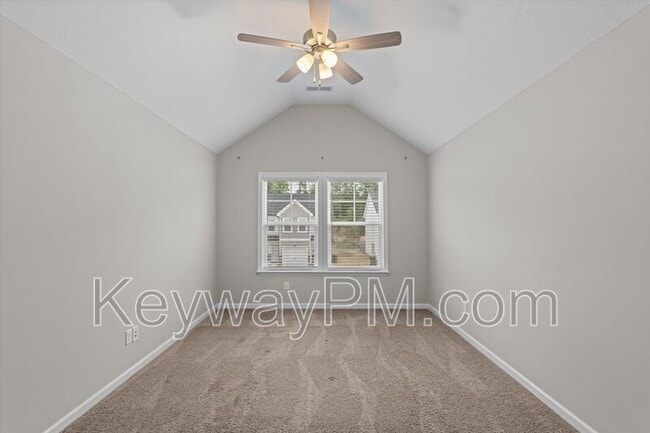 Building Photo - 1043 Linsmore Ave