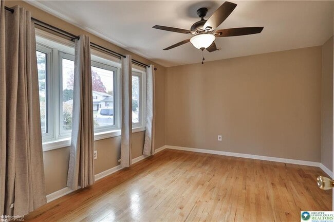 Building Photo - 900 Mine Lane Rd