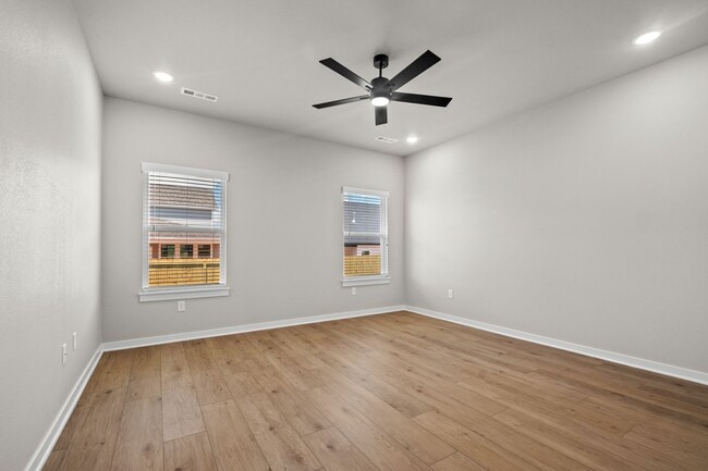 Building Photo - Live New in Bentonville | 3BR Beauty with Backyard