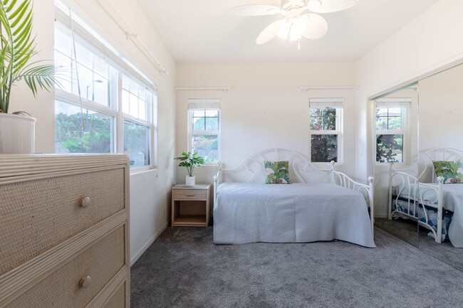 Building Photo - Kahana Ridge – Three Bedroom, Three Bathroom Home with Rare Basement