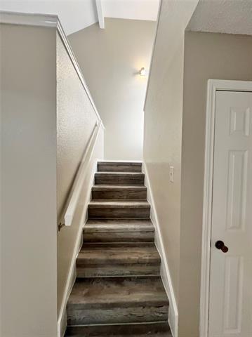 Building Photo - 1611 Brentwood Dr