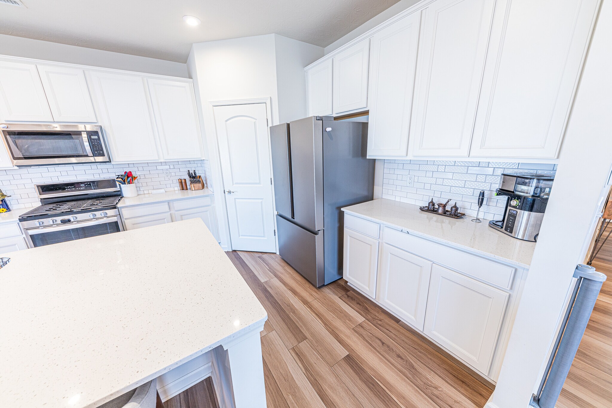 Building Photo - 6786 Sable Point Dr