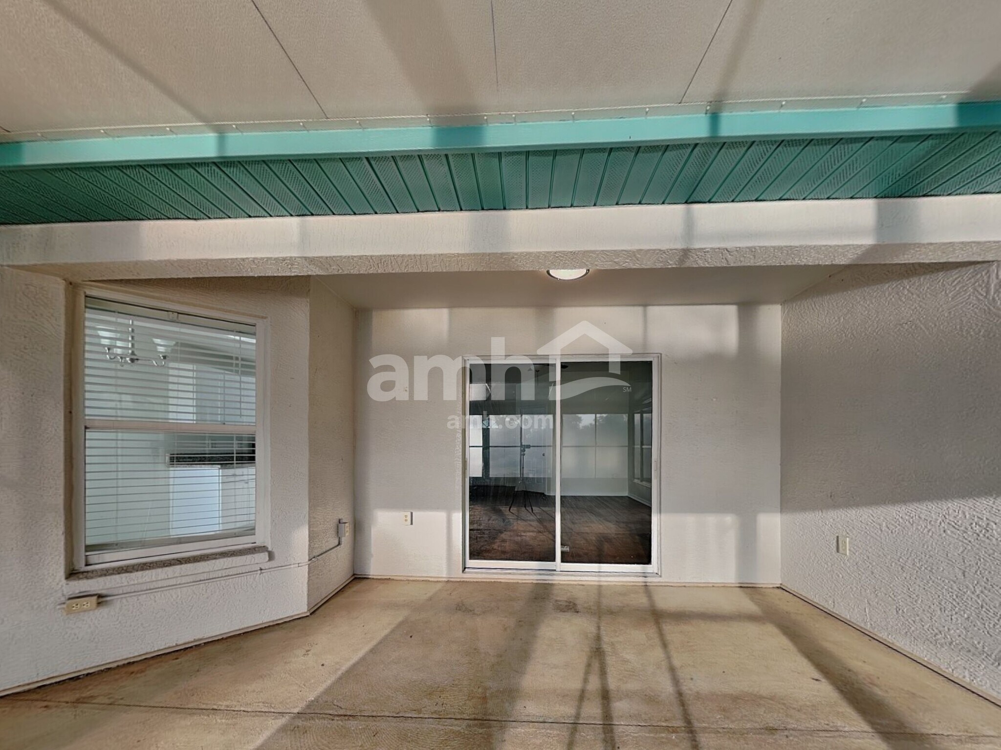 Building Photo - 9605 27th Ave E