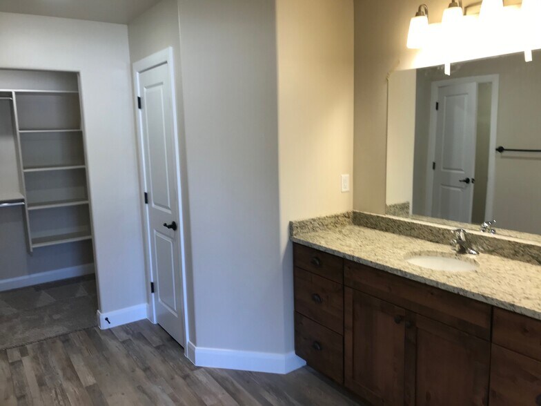 Building Photo - 509 N 530 W