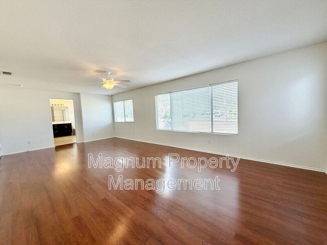 Building Photo - 23664 Groveland Pl